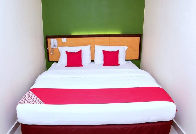 فندق Oyo 44054 Holiday Mansion Inn