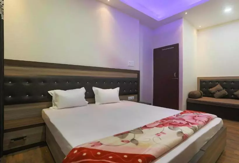Hotelli Spot On 46625 Punjab Residency