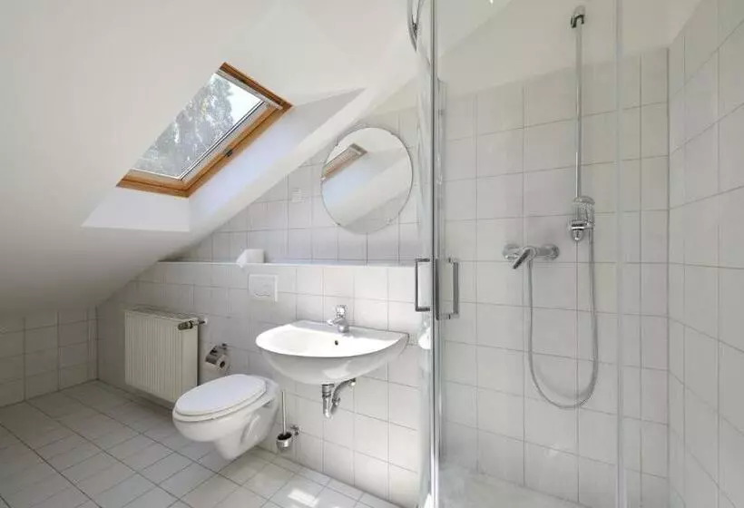 Ford Apartment