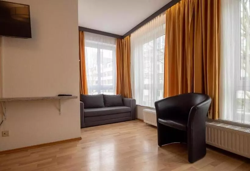 Ford Apartment