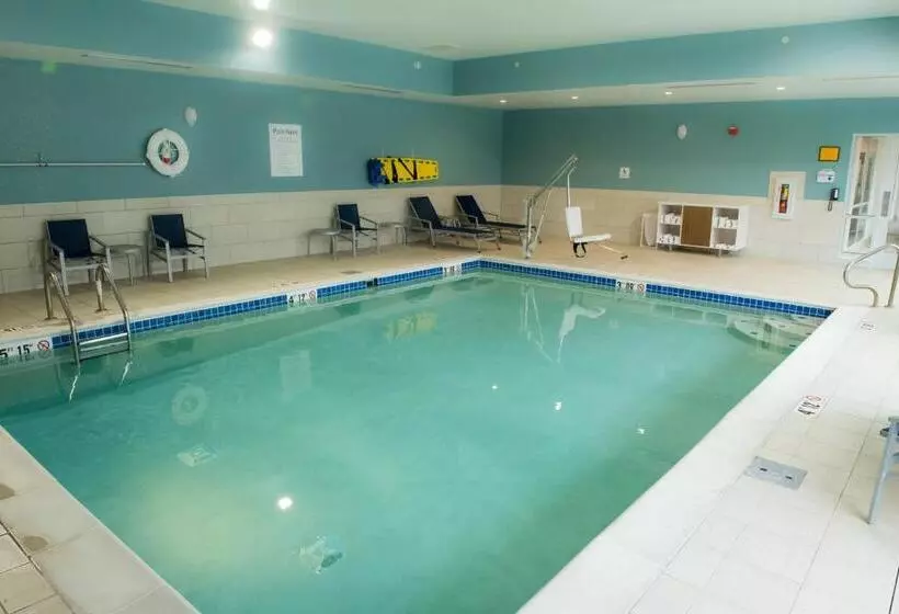 ホテル Holiday Inn Express & Suites   Warsaw   E Center, An Ihg