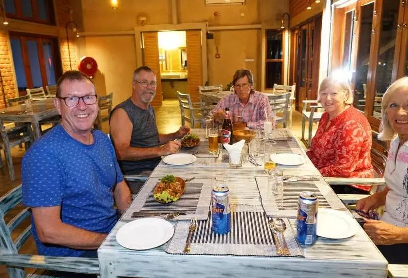 ホテル Olinia Airport