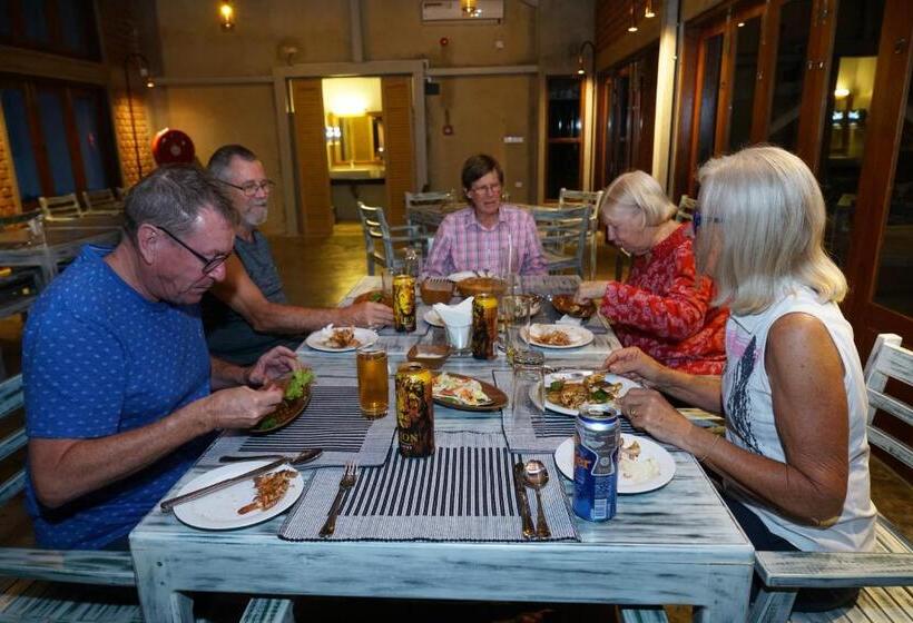 ホテル Olinia Airport