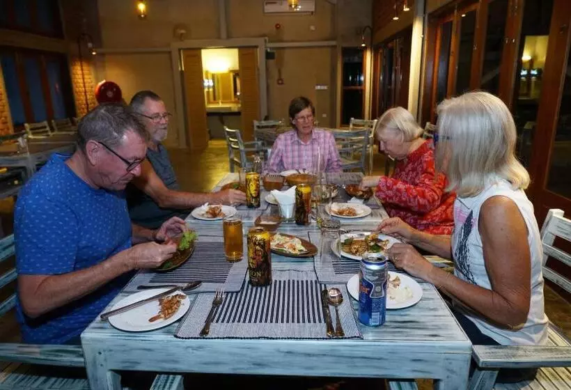 ホテル Olinia Airport