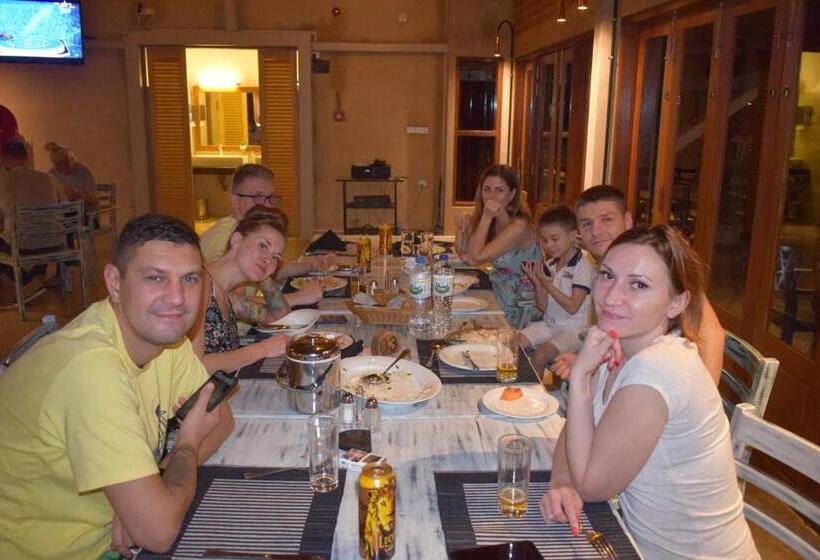 ホテル Olinia Airport