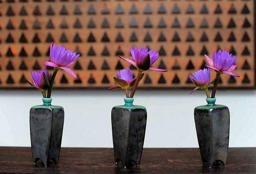 호텔 The Lake Forest