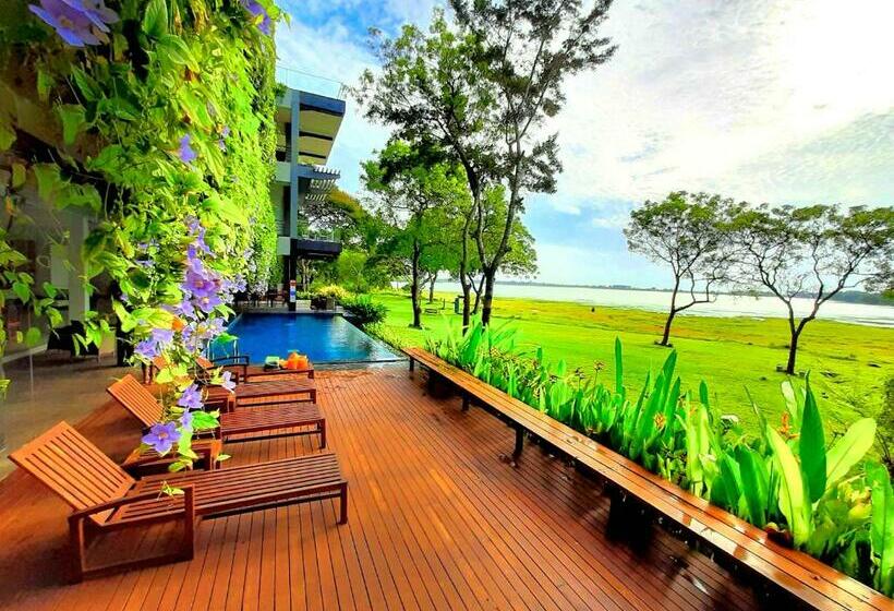 호텔 The Lake Forest