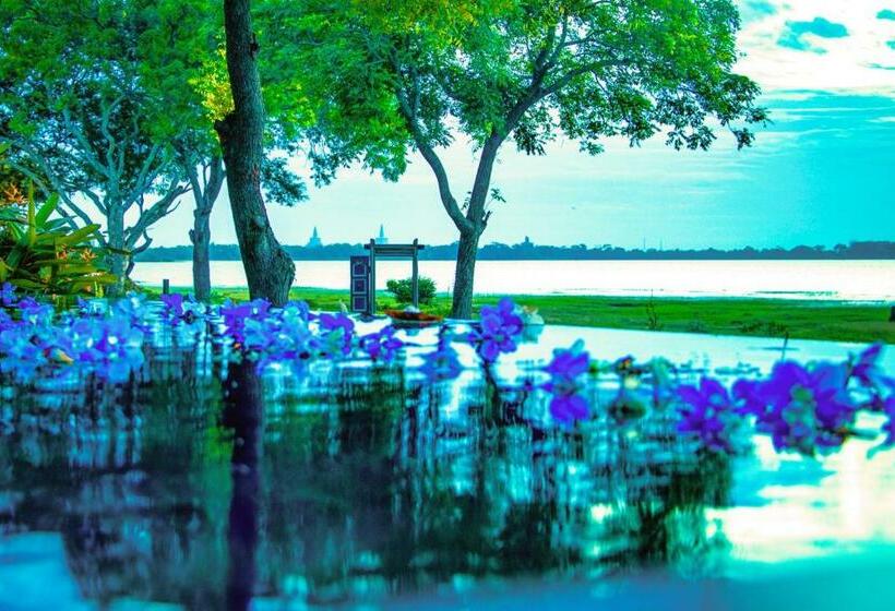 호텔 The Lake Forest