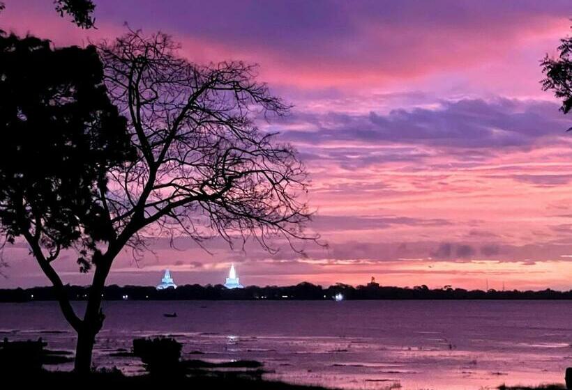 호텔 The Lake Forest