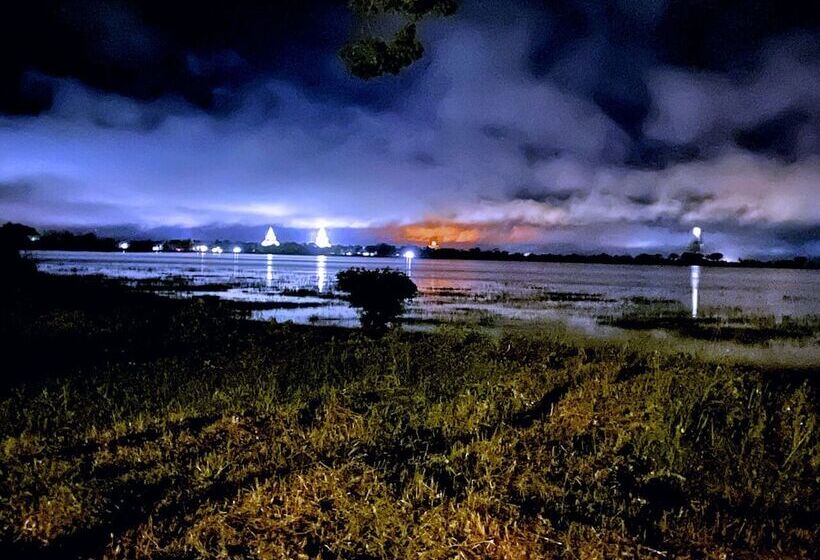 호텔 The Lake Forest