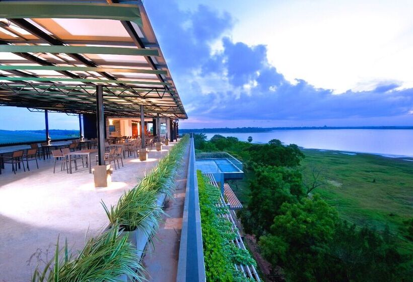 호텔 The Lake Forest