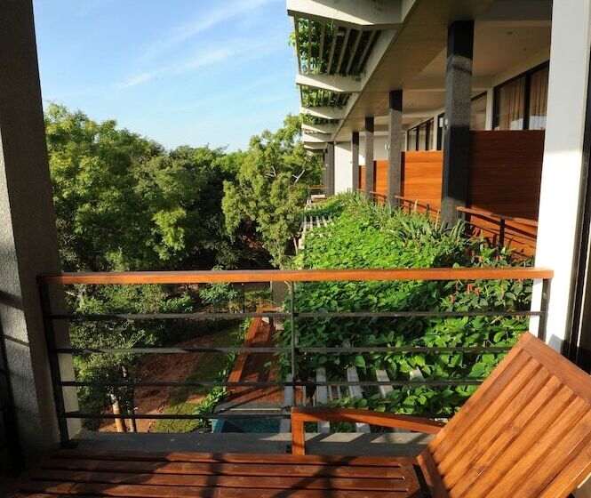 호텔 The Lake Forest