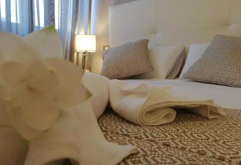 Majatalo Kaloneiro Guest House