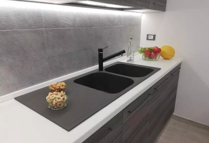 Majatalo Kaloneiro Guest House