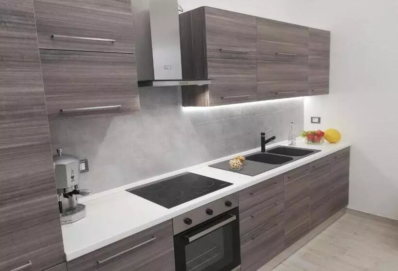 Majatalo Kaloneiro Guest House