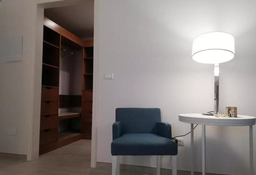 Majatalo Kaloneiro Guest House