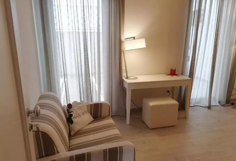 Majatalo Kaloneiro Guest House