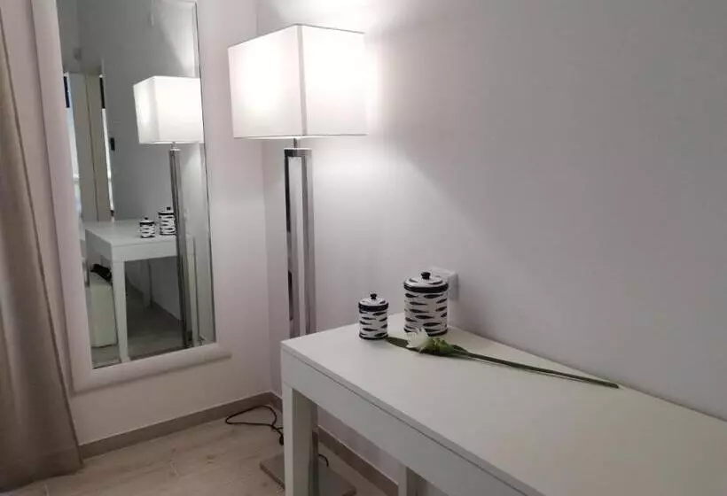 Majatalo Kaloneiro Guest House