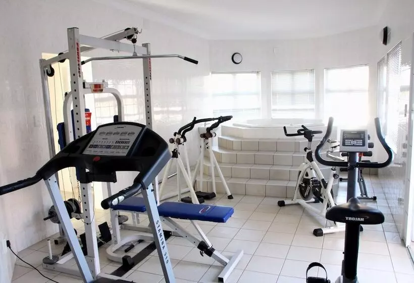 تختخواب و صبحانه Ekupholeni Garden Villas