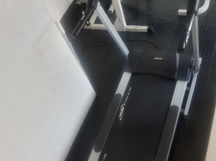 تختخواب و صبحانه Ekupholeni Garden Villas