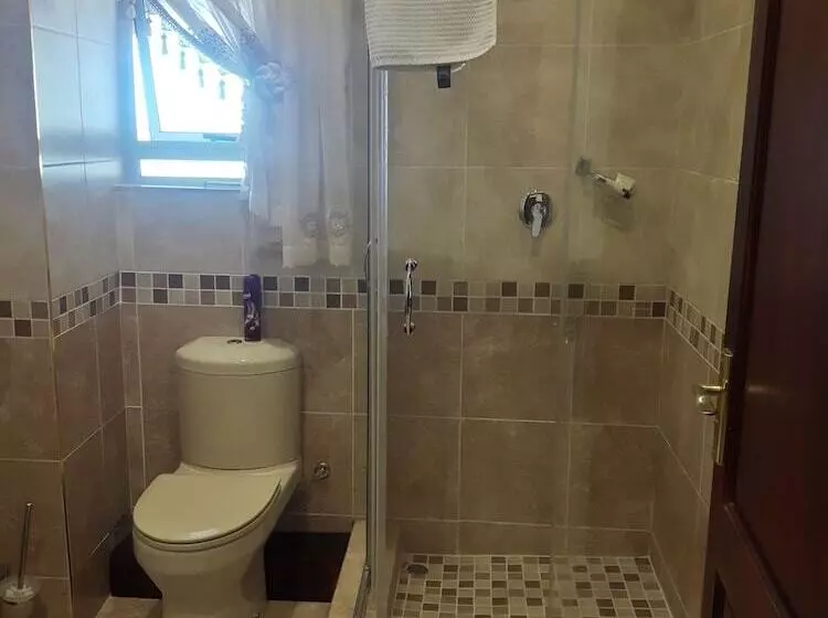 تختخواب و صبحانه Ekupholeni Garden Villas