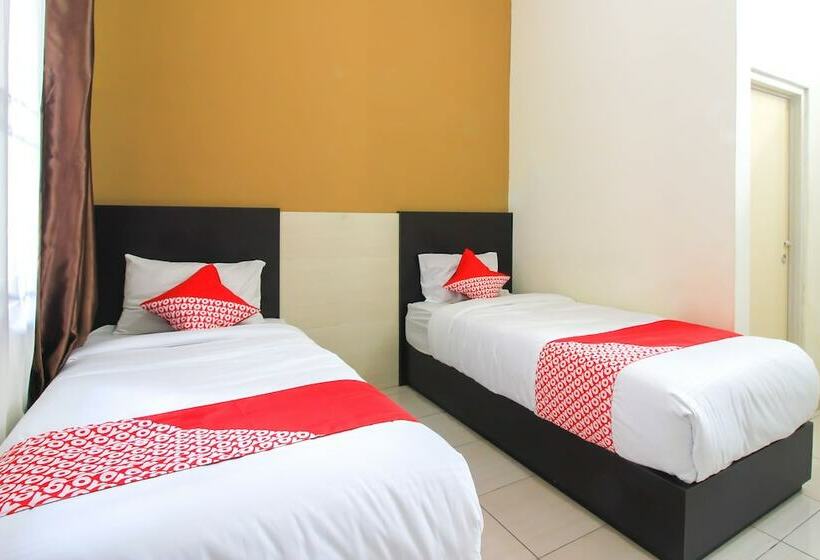 فندق Oyo 962 Family Residence