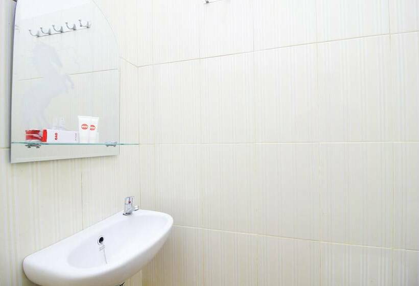 فندق Oyo 962 Family Residence