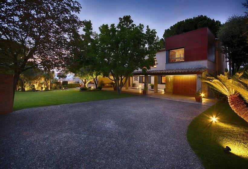 بنسيون El Porxo B&b