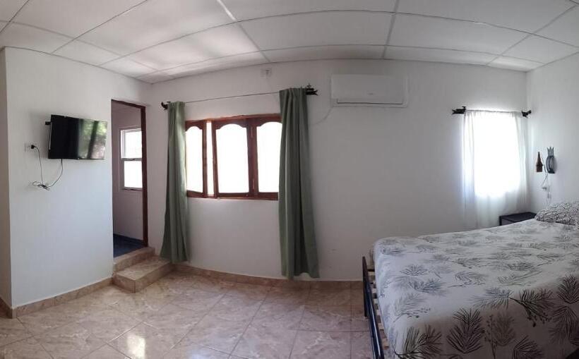 Pension Hostal Los Faroles Chicoana