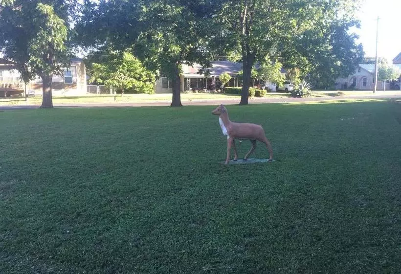 Hotelli Azure Hills Inn And Suites