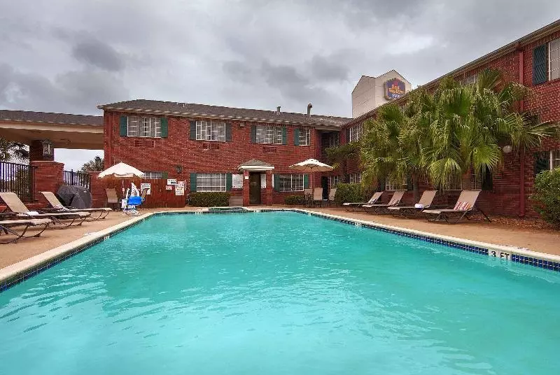 Hotel Baymont By Wyndham Houston/westchase