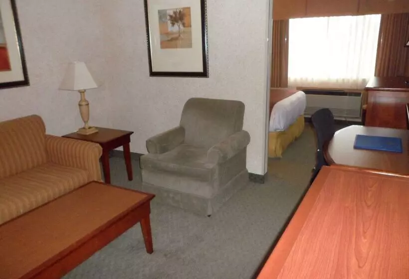 هتل Best Western Plus Rama Inn