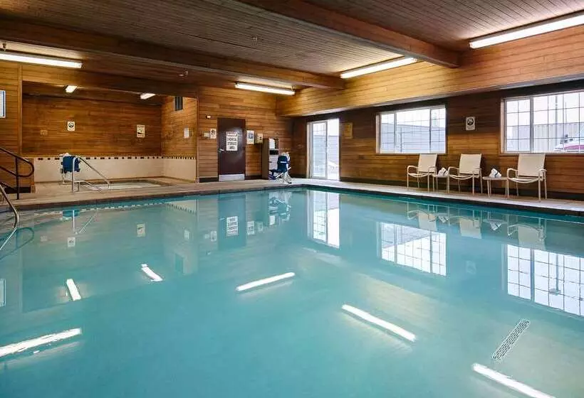 هتل Best Western Plus Rama Inn