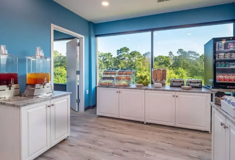 The Breakers Hotel & Suites