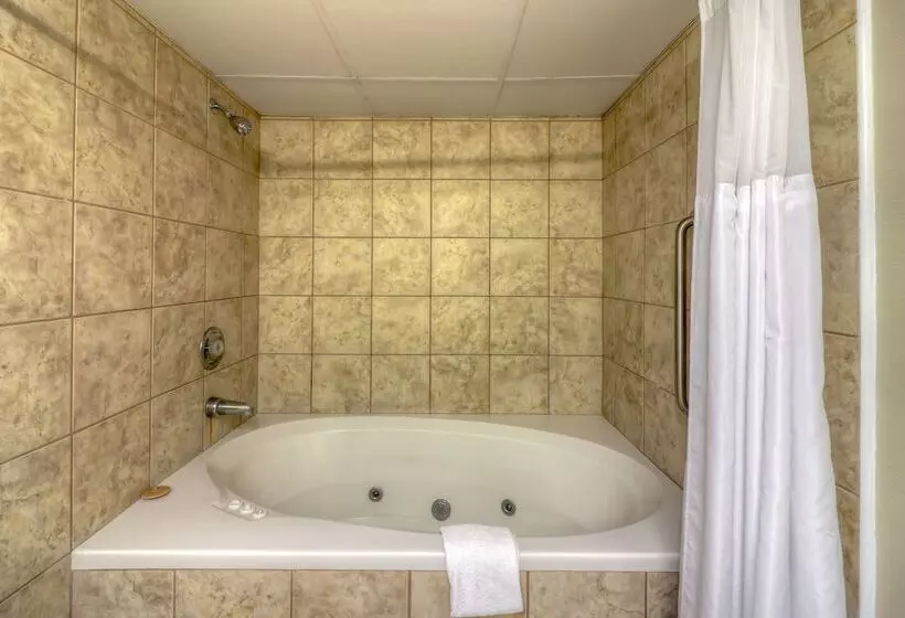 The Breakers Hotel & Suites