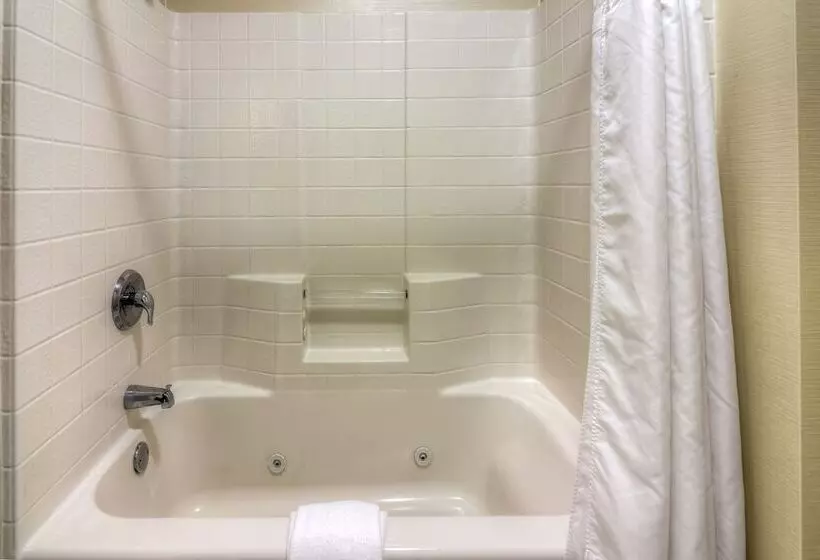 The Breakers Hotel & Suites