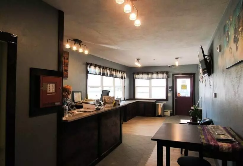 Отель Brewer Motor Inn