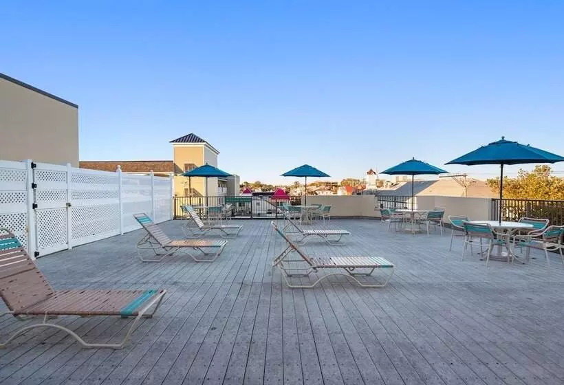 هتل Brighton Suites