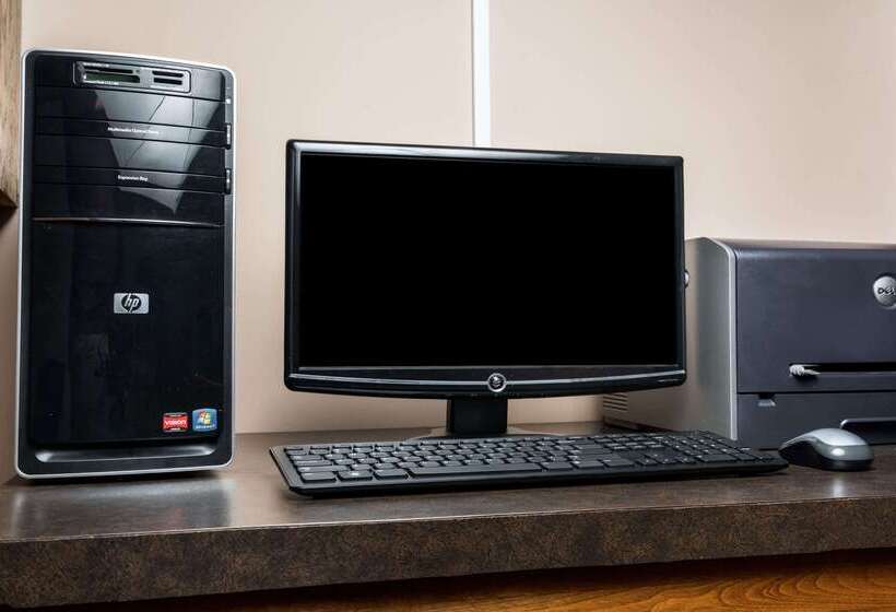 호텔 Days Inn By Wyndham Hutchinson