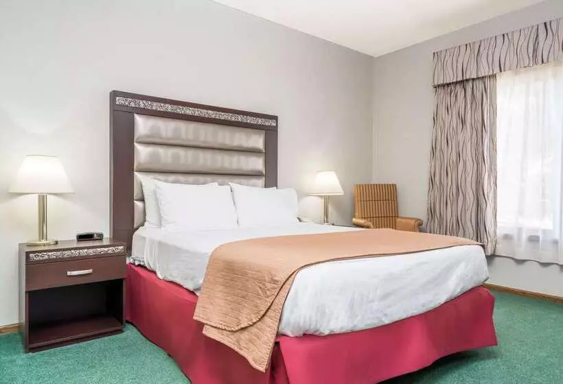 Hotelli Days Inn By Wyndham Hutchinson