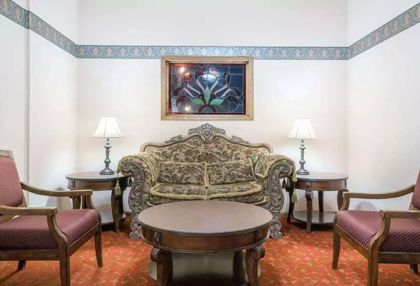 Hotelli Days Inn By Wyndham Hutchinson