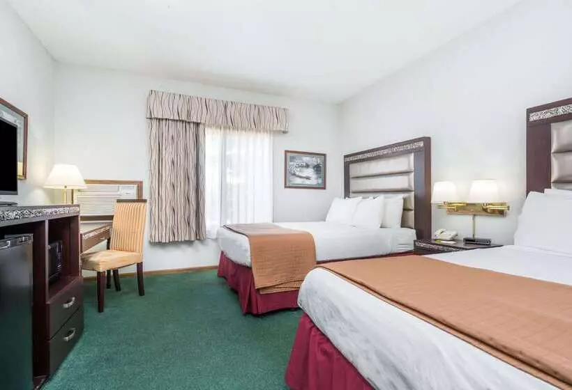 Hotelli Days Inn By Wyndham Hutchinson