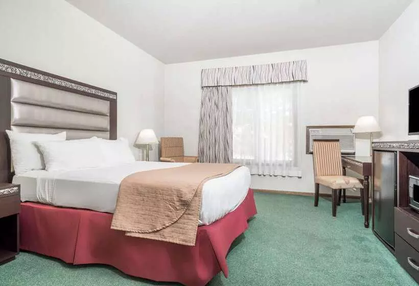 Hotelli Days Inn By Wyndham Hutchinson