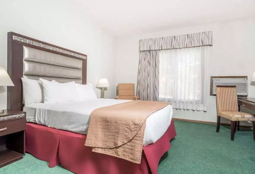 Hotelli Days Inn By Wyndham Hutchinson