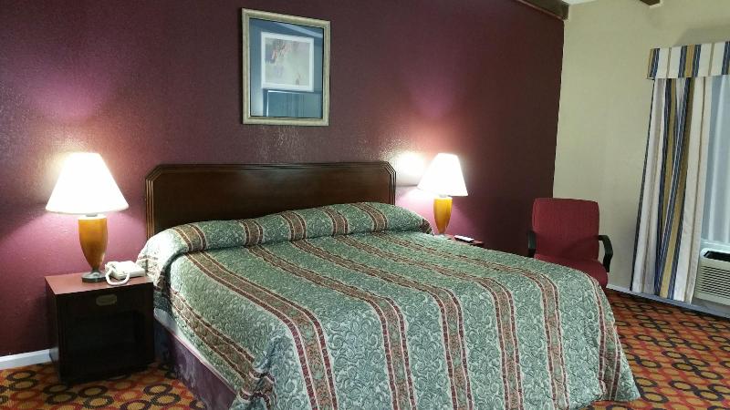 בית מלון כפרי Executive Inn And Suites Waxahachie