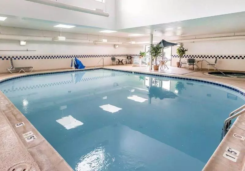 בית מלון כפרי Greentree Inn Denver Tech Center