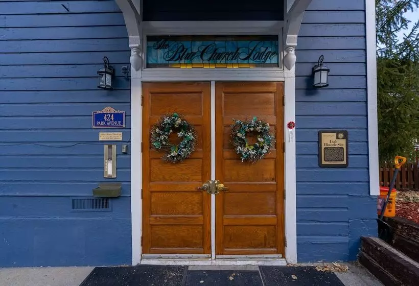 Отель The Blue Church Lodge