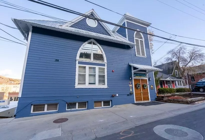 Отель The Blue Church Lodge