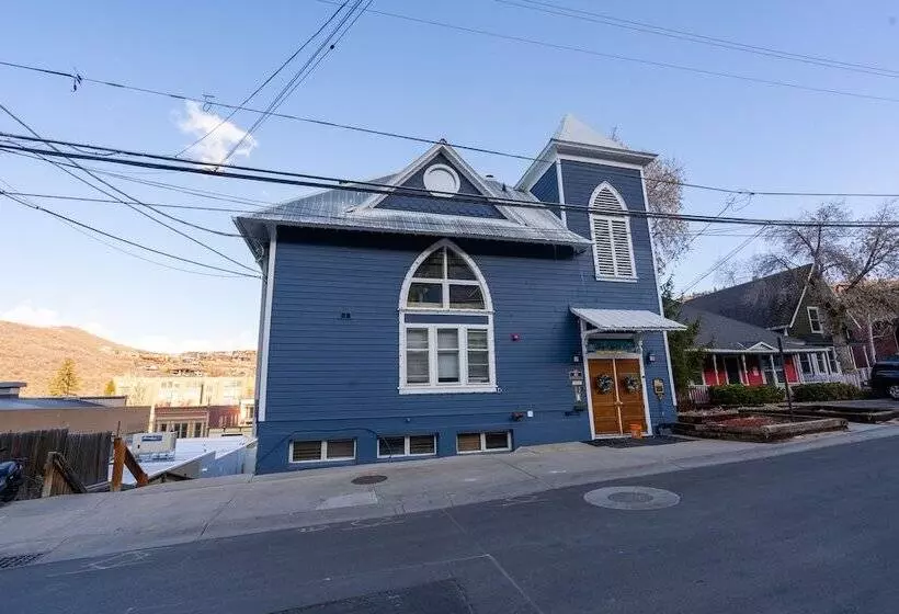 Отель The Blue Church Lodge