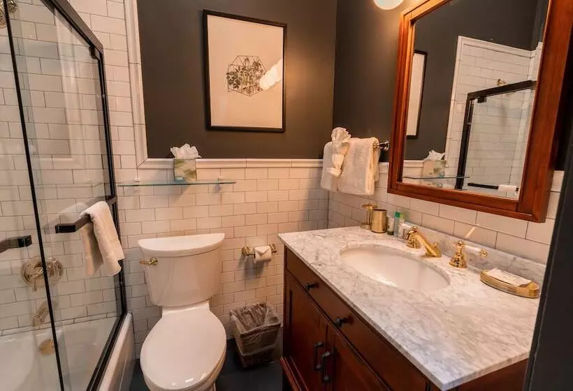 Отель The Blue Church Lodge